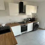 Le Toit Des Volcans - 8 Couchages - Terrasse Privee Et Wifi