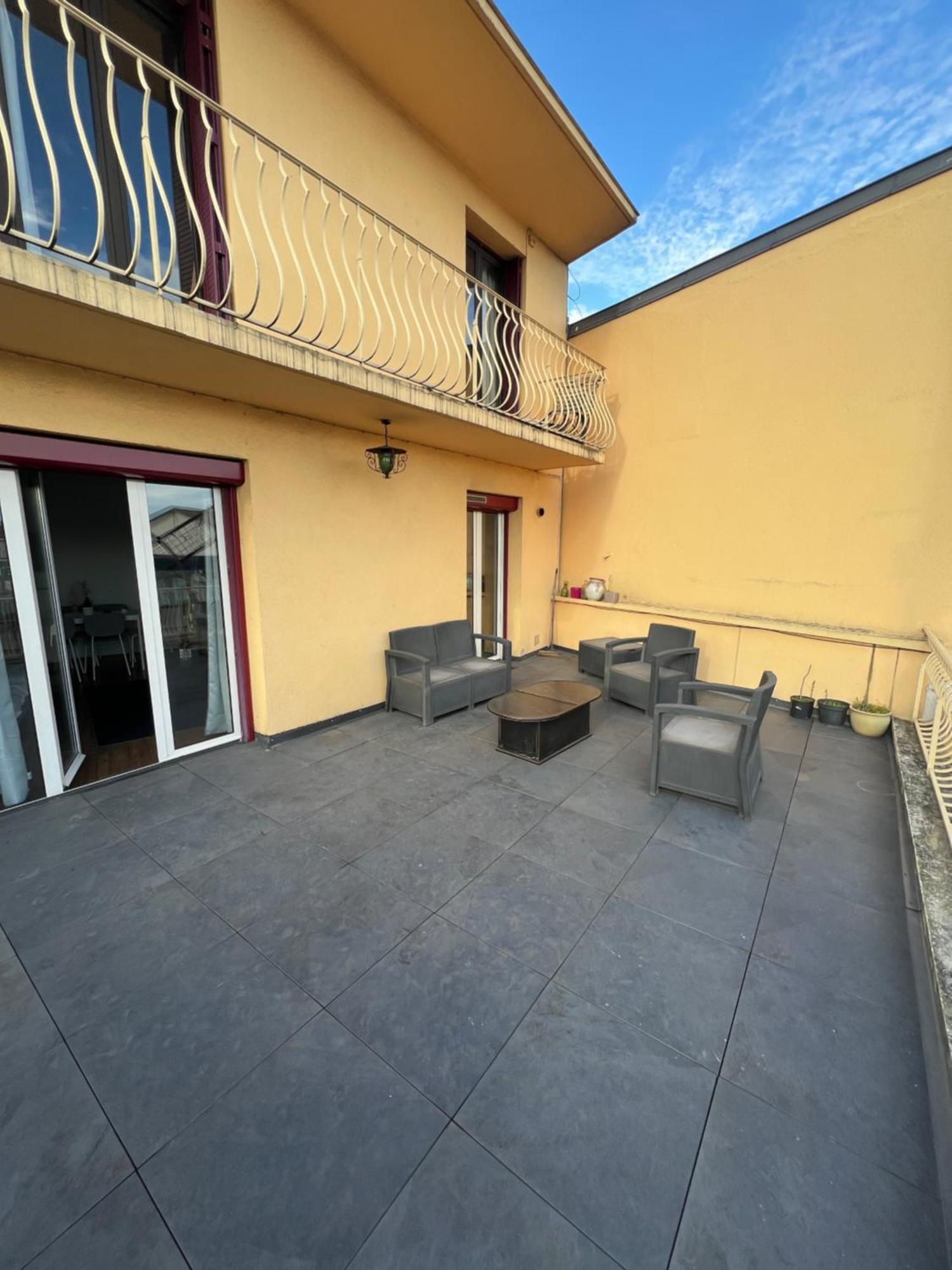Le Toit Des Volcans - 8 Couchages - Terrasse Privee Et Wifi * Clermont-Ferrand